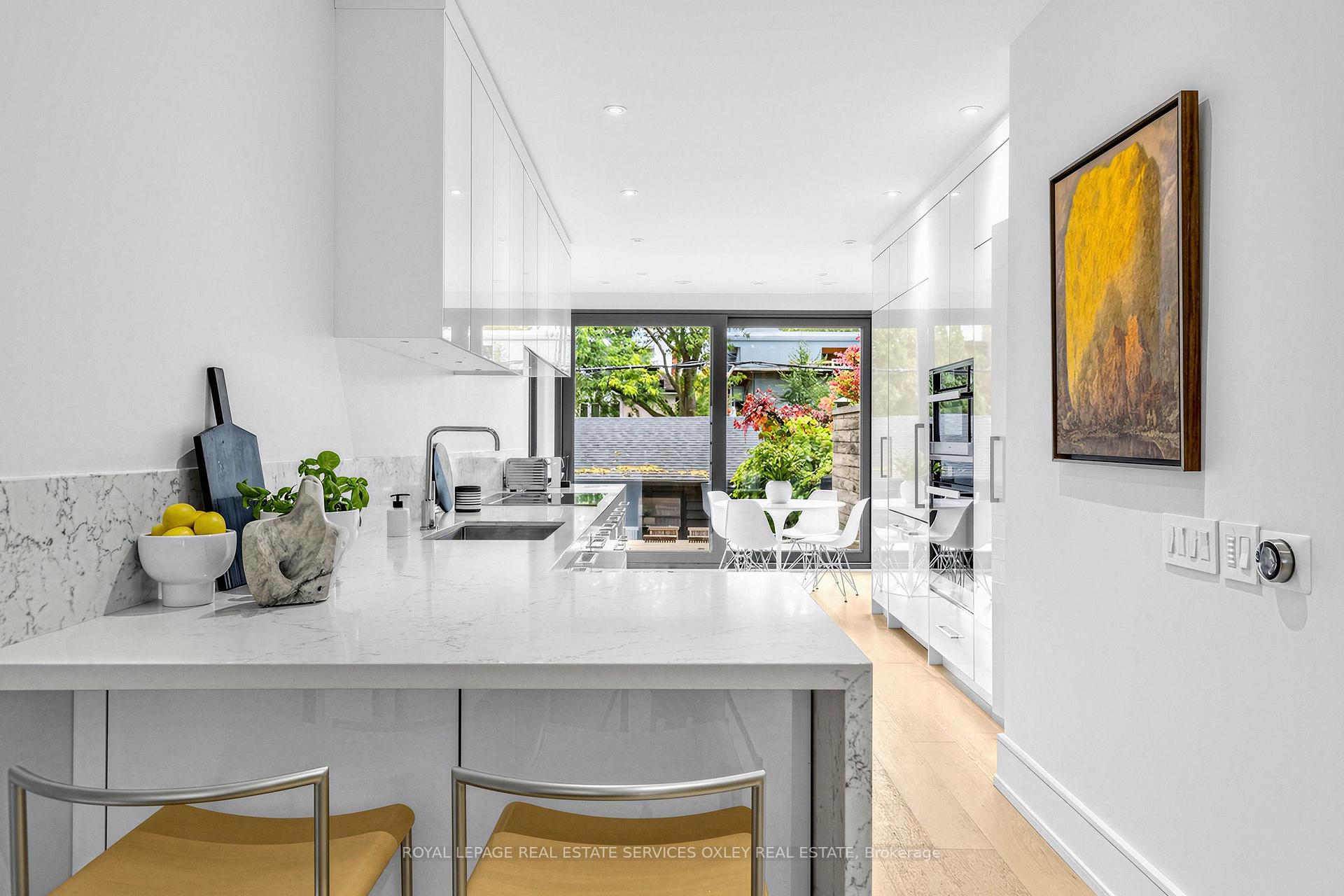 Photo 7 of 167 Macpherson Avenue, Toronto, The Annex — HOMEH