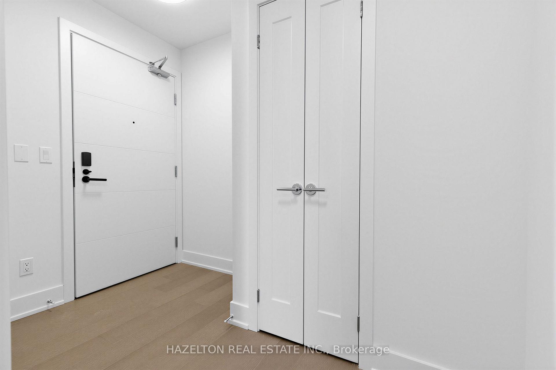 Photo 4 of Unit 705, 8 Manor Road W, Toronto, Yonge-Eglinton — HOMEH