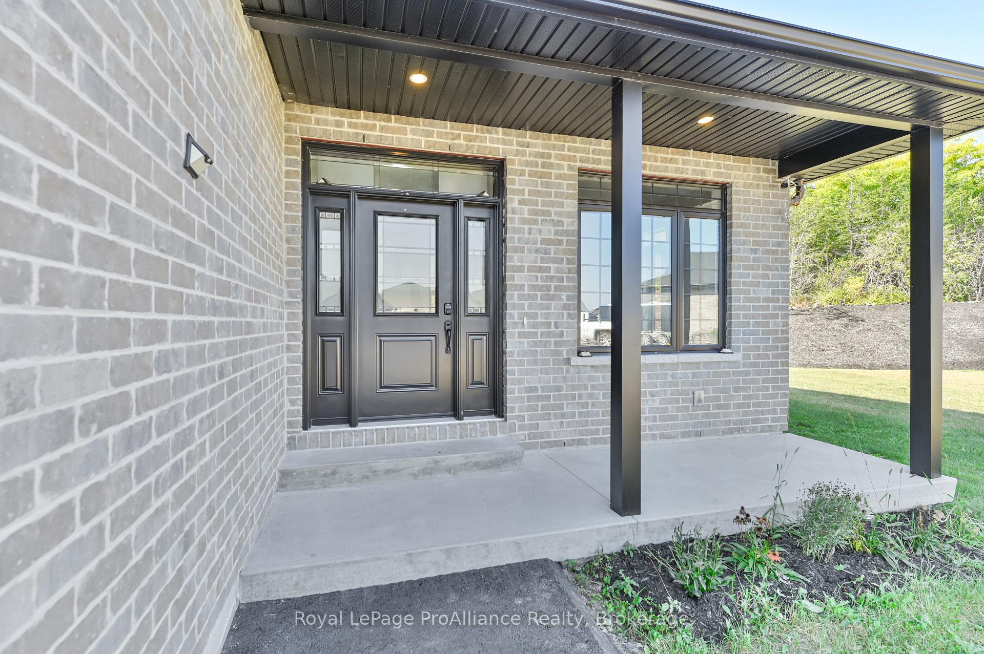 Photo 3 of 16 Lehtinen Crescent, Belleville, Belleville Ward — HOMEH