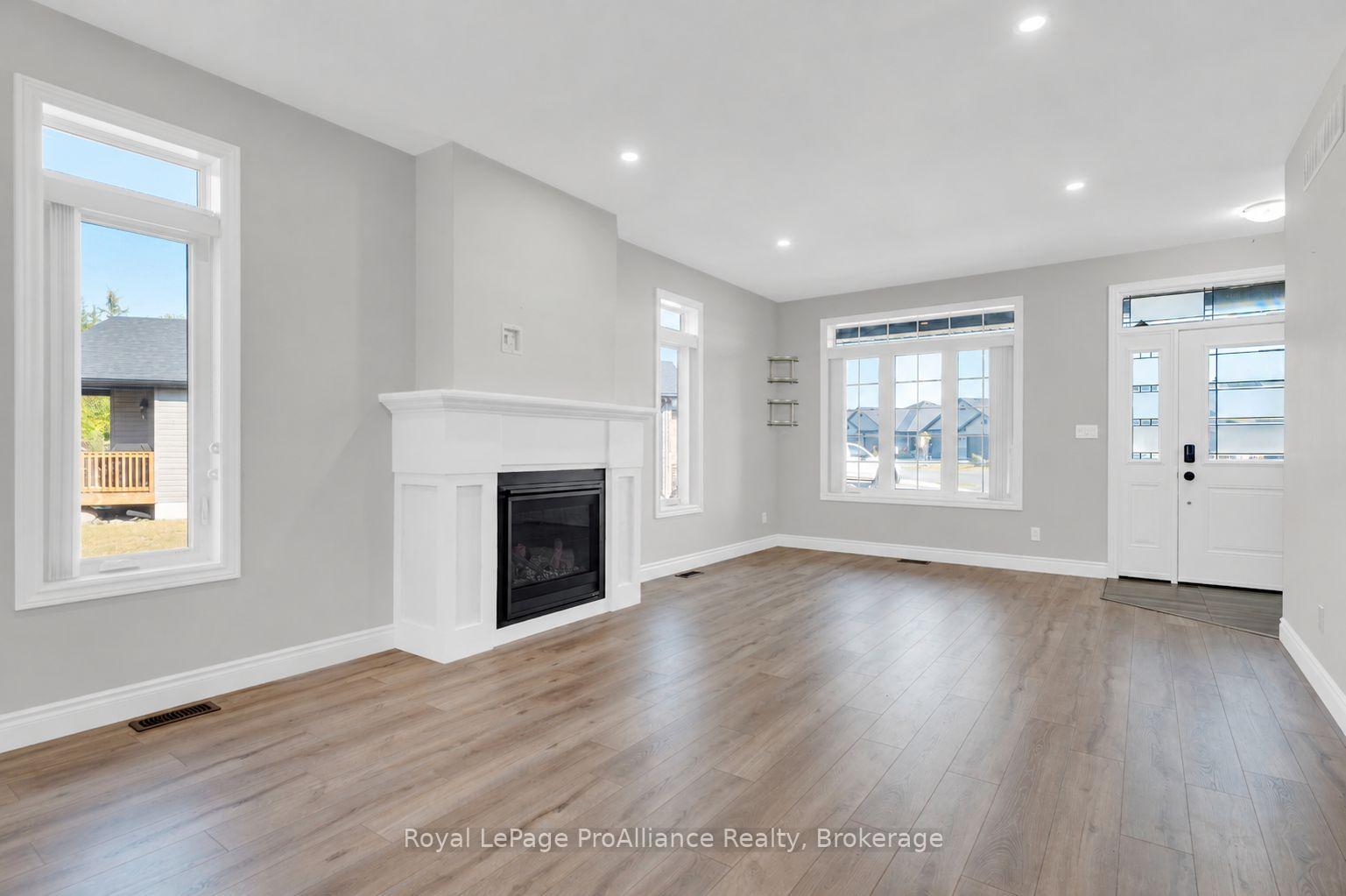 Photo 5 of 16 Lehtinen Crescent, Belleville, Belleville Ward — HOMEH