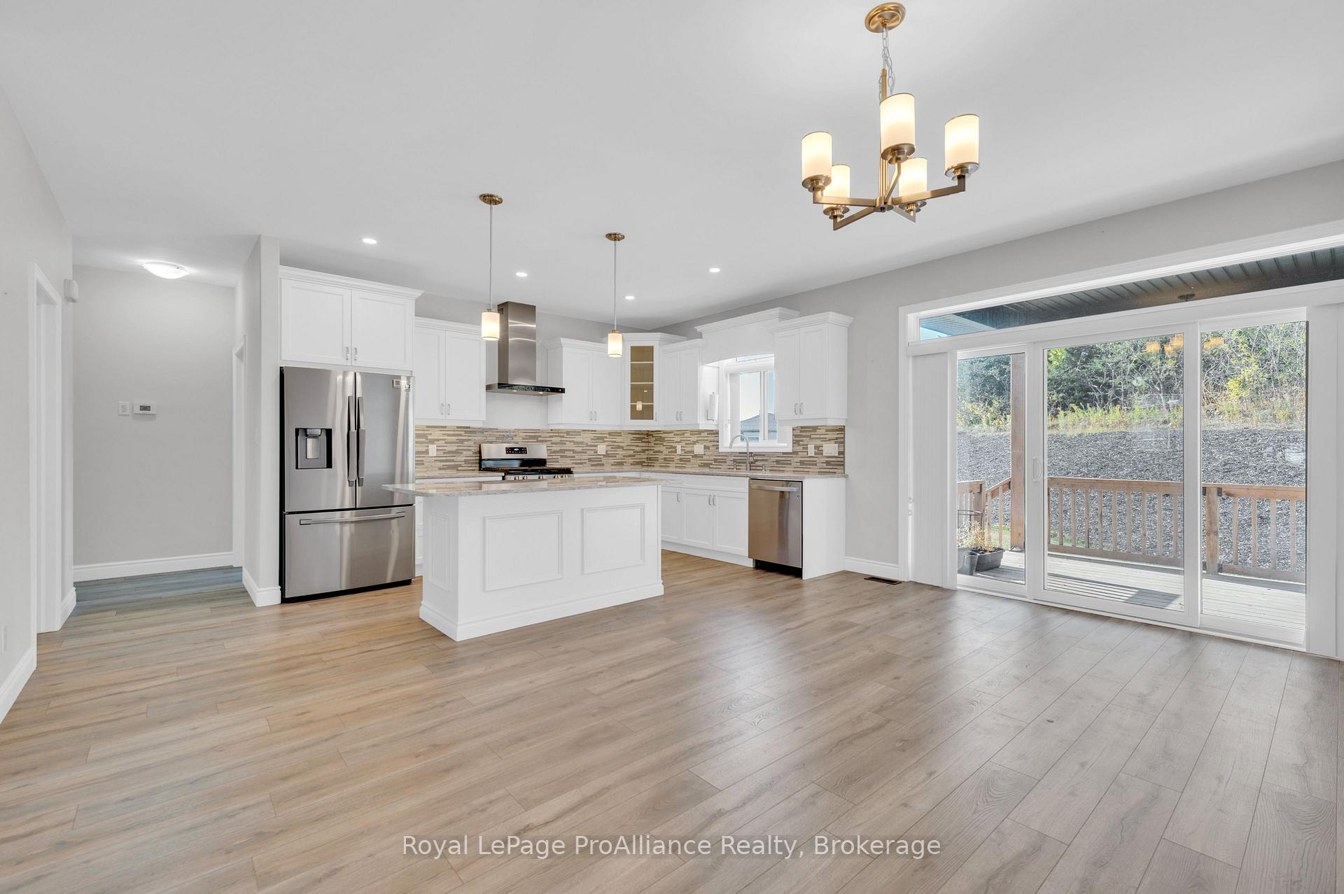 Photo 8 of 16 Lehtinen Crescent, Belleville, Belleville Ward — HOMEH
