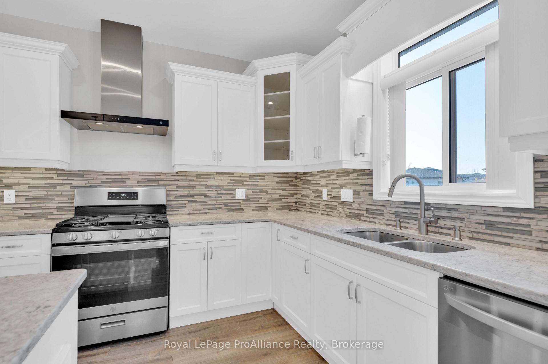 Photo 10 of 16 Lehtinen Crescent, Belleville, Belleville Ward — HOMEH