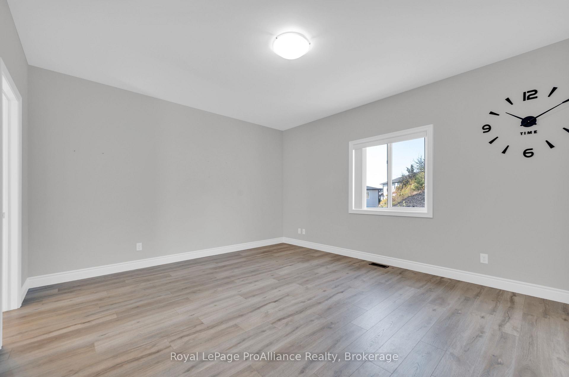 Photo 13 of 16 Lehtinen Crescent, Belleville, Belleville Ward — HOMEH