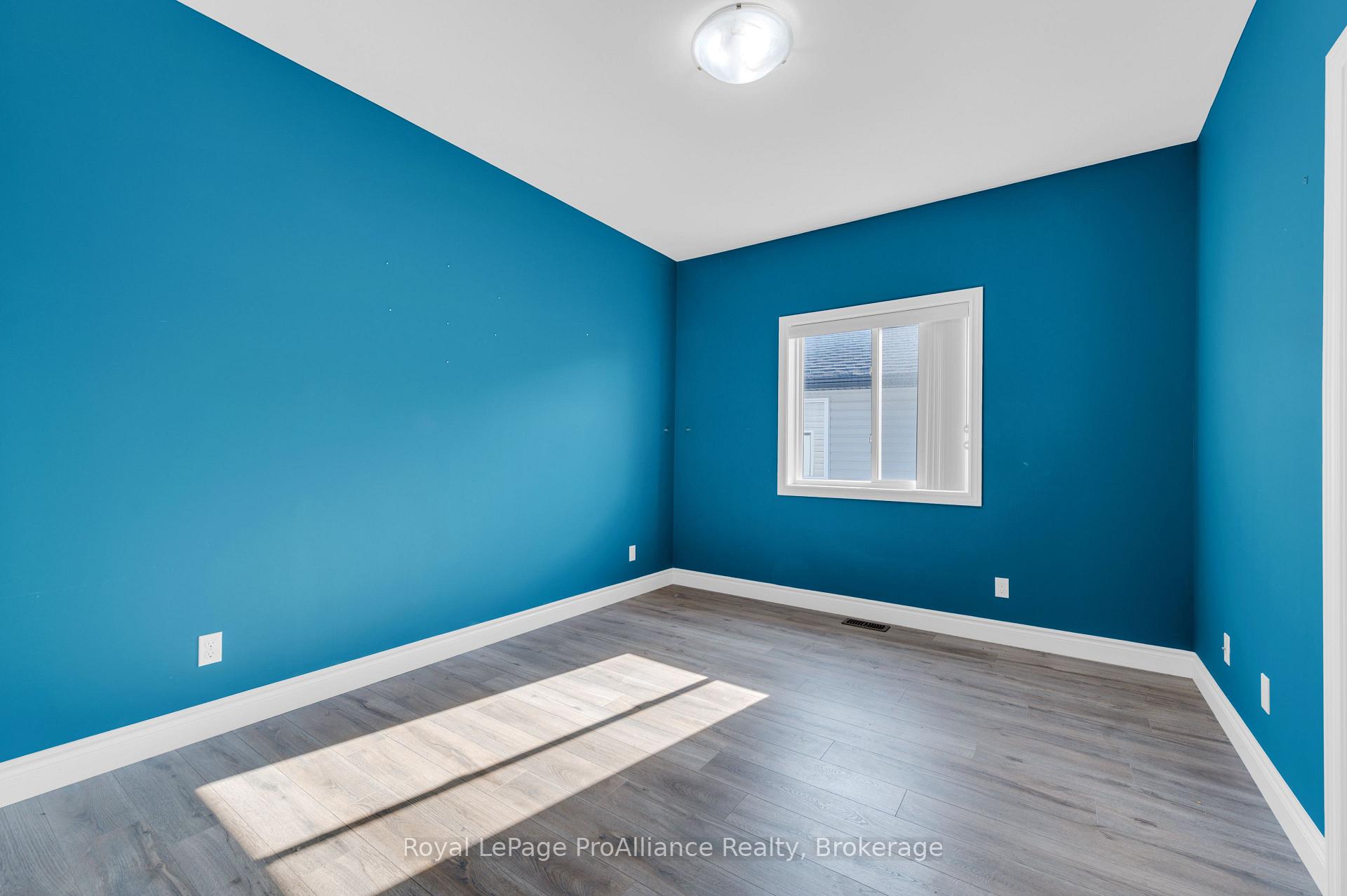 Photo 15 of 16 Lehtinen Crescent, Belleville, Belleville Ward — HOMEH
