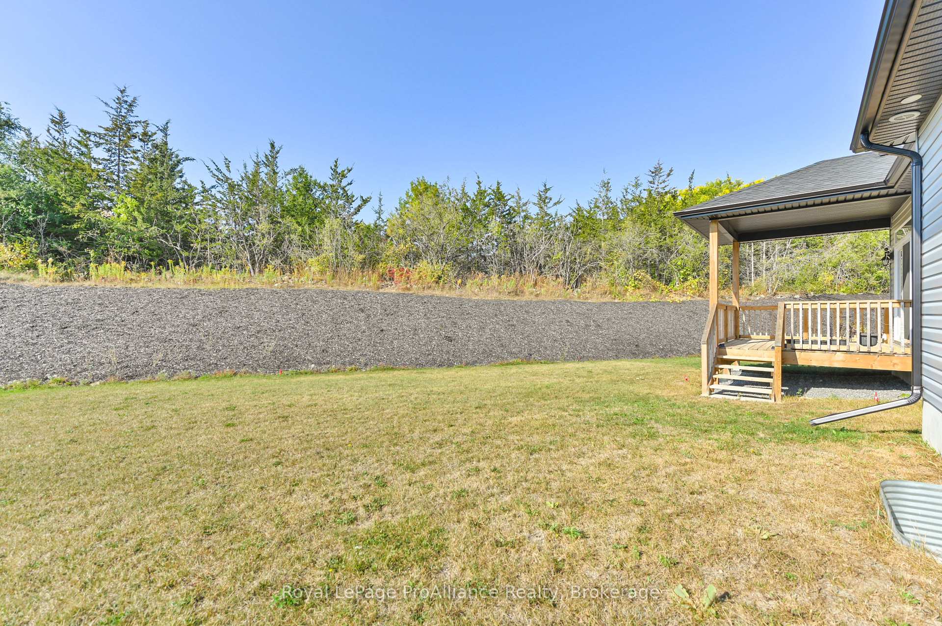 Photo 25 of 16 Lehtinen Crescent, Belleville, Belleville Ward — HOMEH