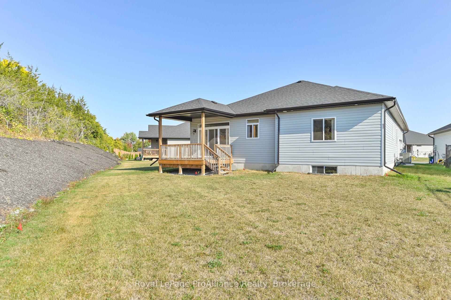 Photo 26 of 16 Lehtinen Crescent, Belleville, Belleville Ward — HOMEH
