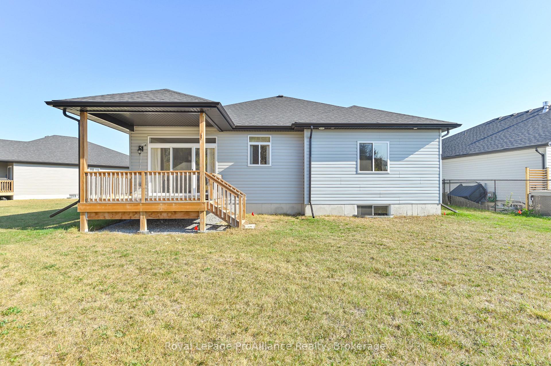 Photo 27 of 16 Lehtinen Crescent, Belleville, Belleville Ward — HOMEH