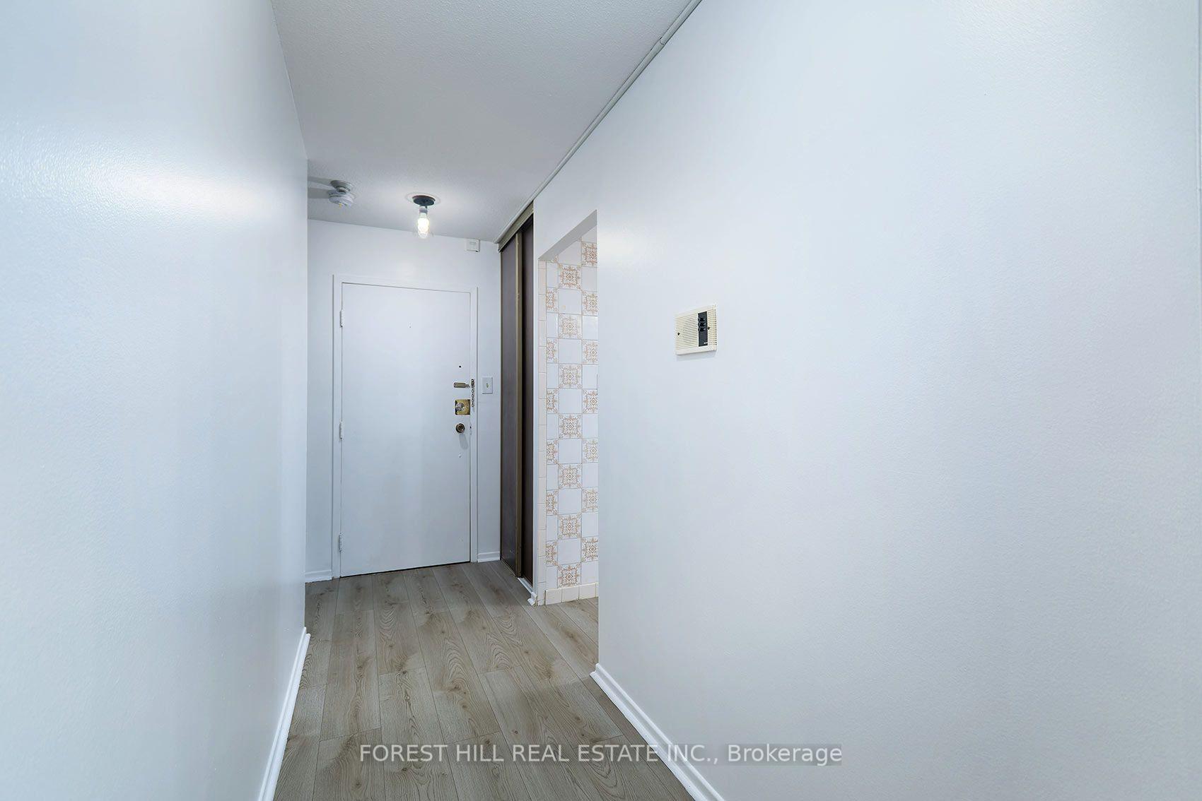 Photo 6 of Unit 6, 25 Pebble Byway, North York, Hillcrest Village — HOMEH