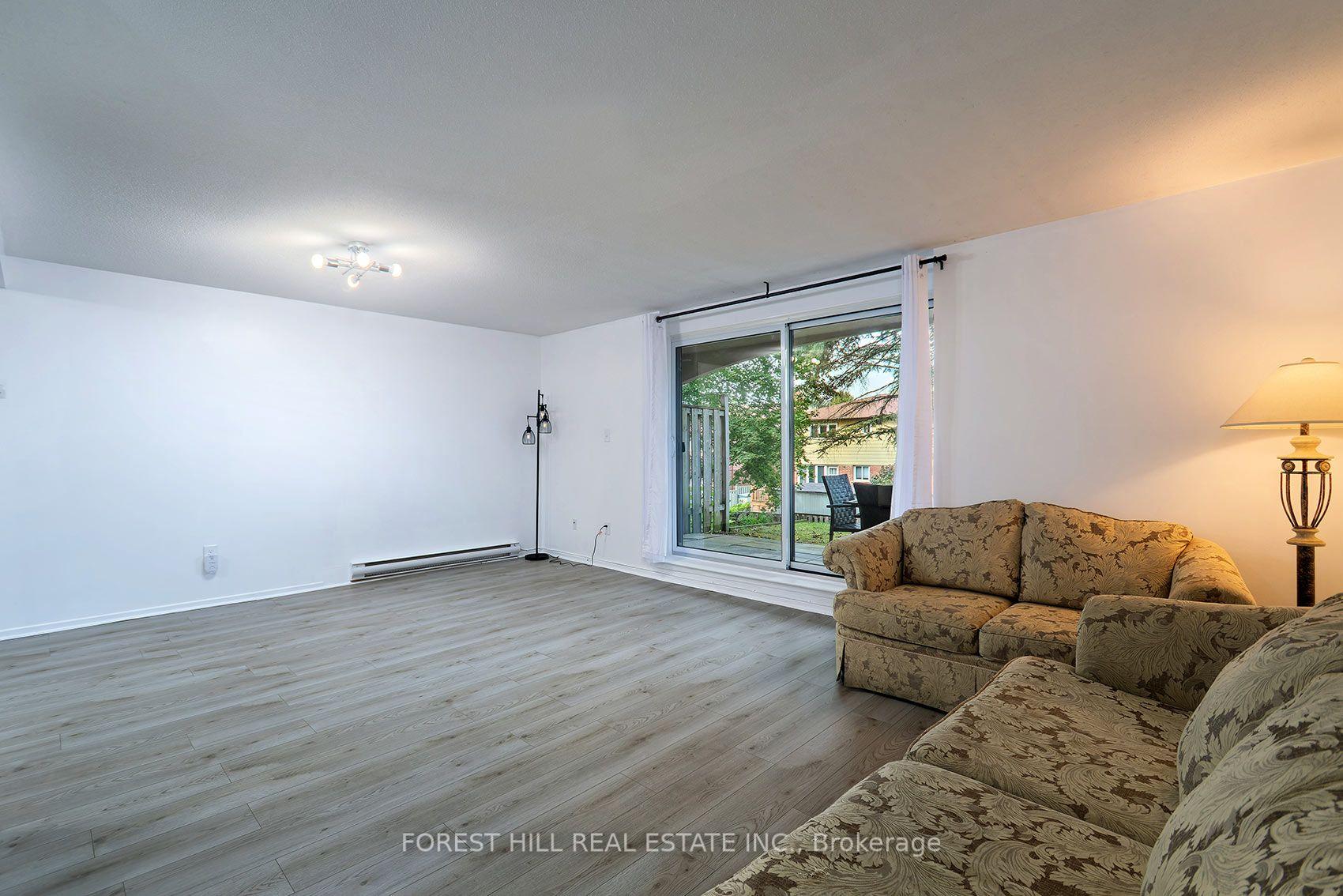 Photo 14 of Unit 6, 25 Pebble Byway, North York, Hillcrest Village — HOMEH