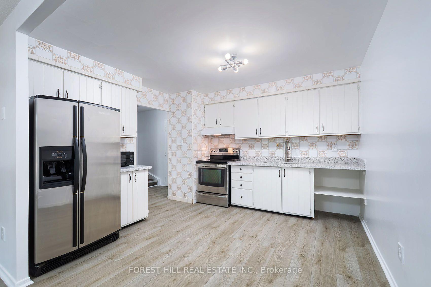 Photo 15 of Unit 6, 25 Pebble Byway, North York, Hillcrest Village — HOMEH