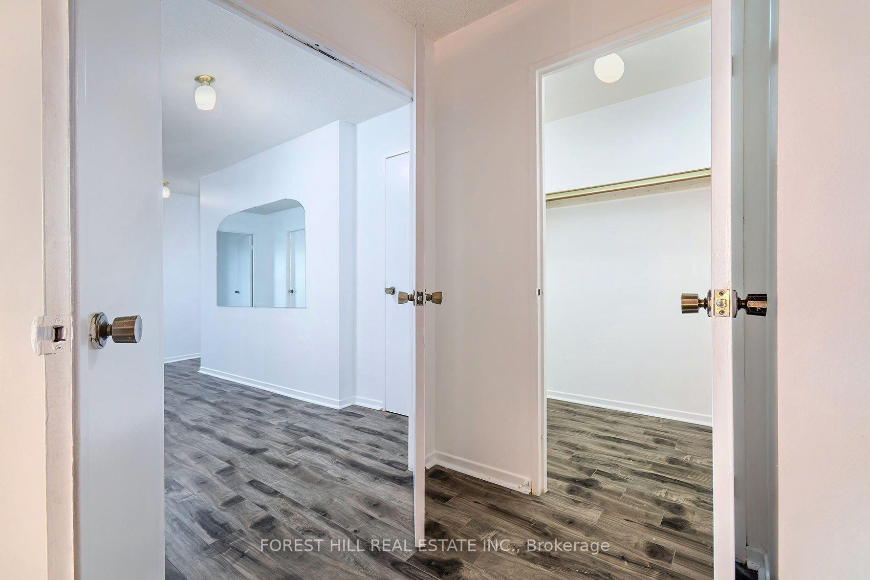 Photo 29 of Unit 6, 25 Pebble Byway, North York, Hillcrest Village — HOMEH