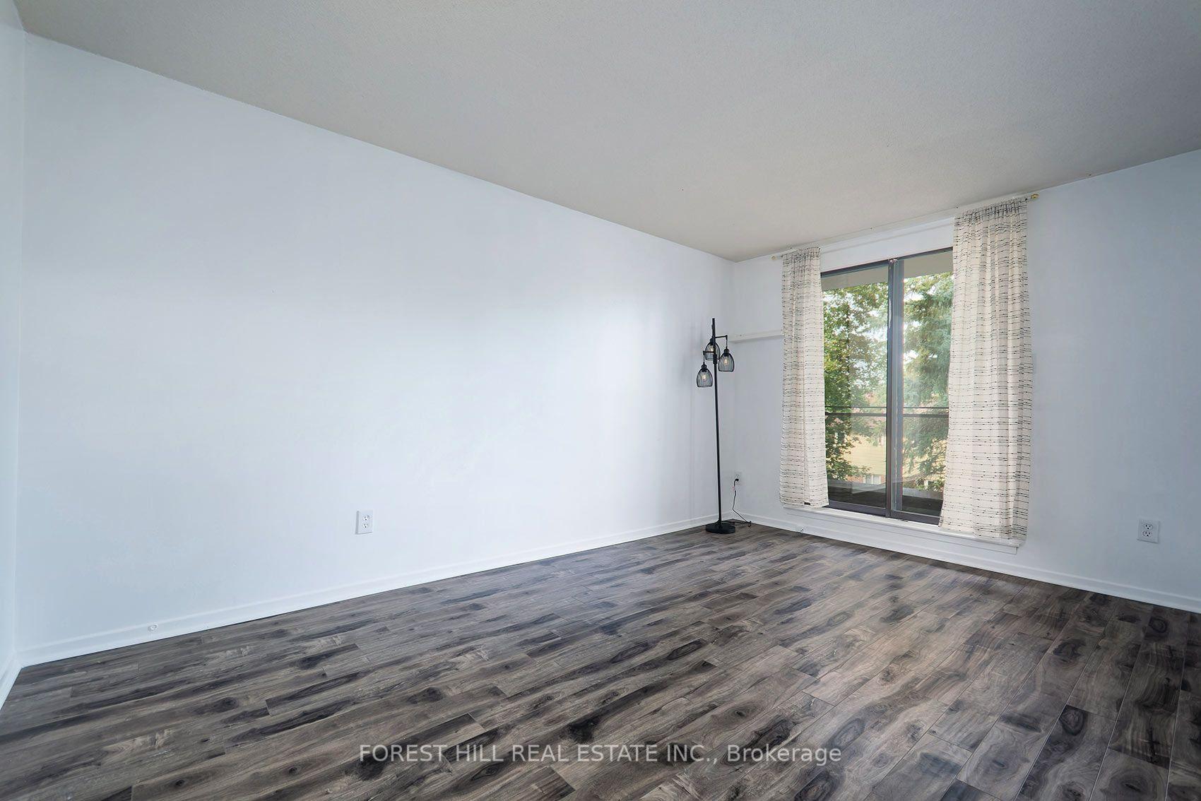 Photo 35 of Unit 6, 25 Pebble Byway, North York, Hillcrest Village — HOMEH