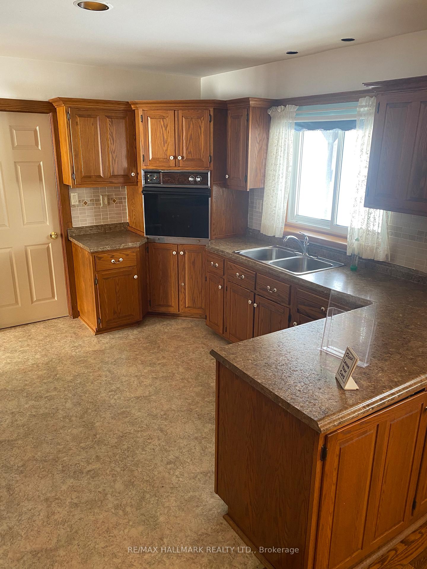 Photo 5 of 4749 Aurora Road E, Whitchurch-Stouffville, Ballantrae — HOMEH