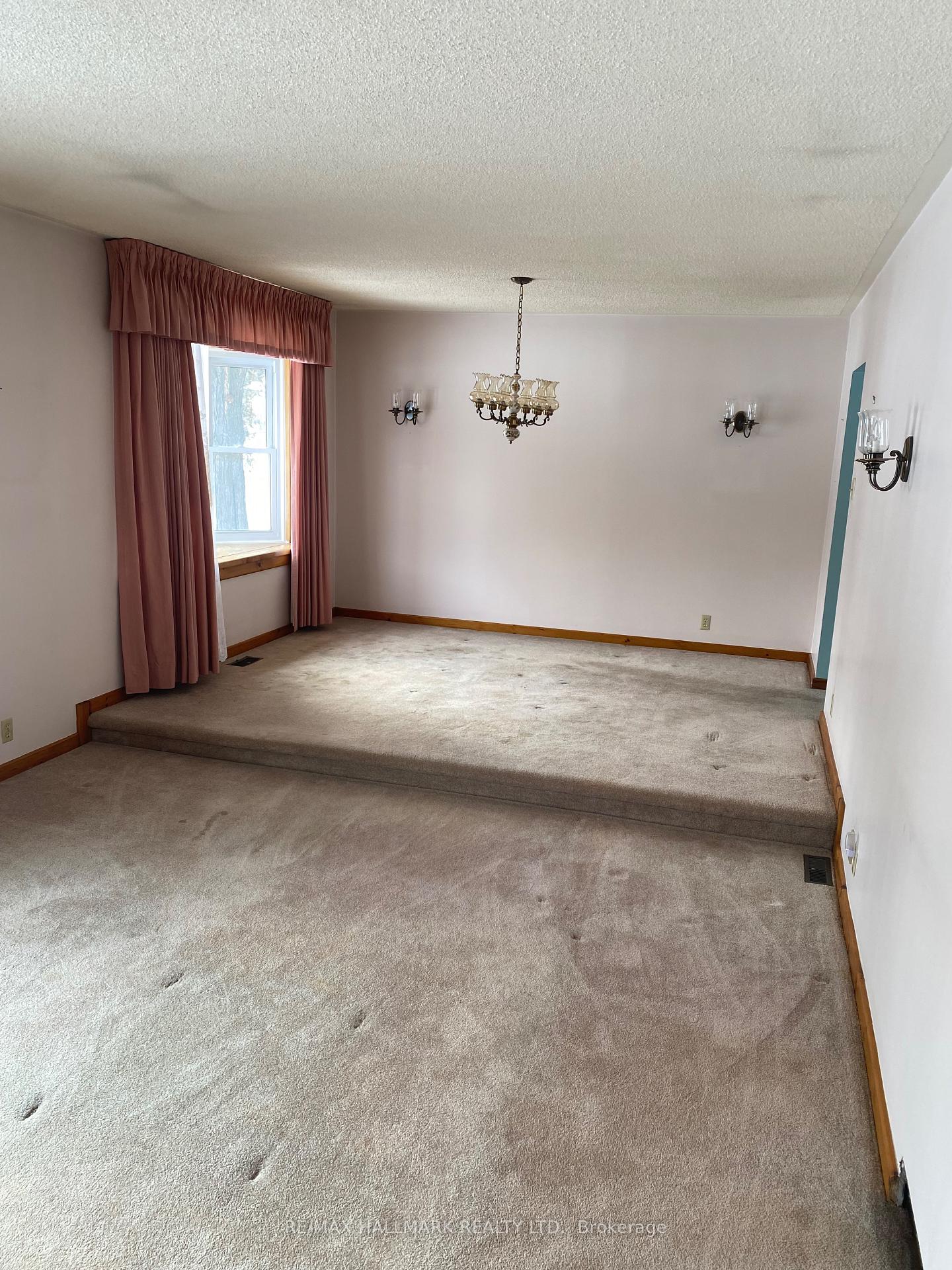 Photo 7 of 4749 Aurora Road E, Whitchurch-Stouffville, Ballantrae — HOMEH
