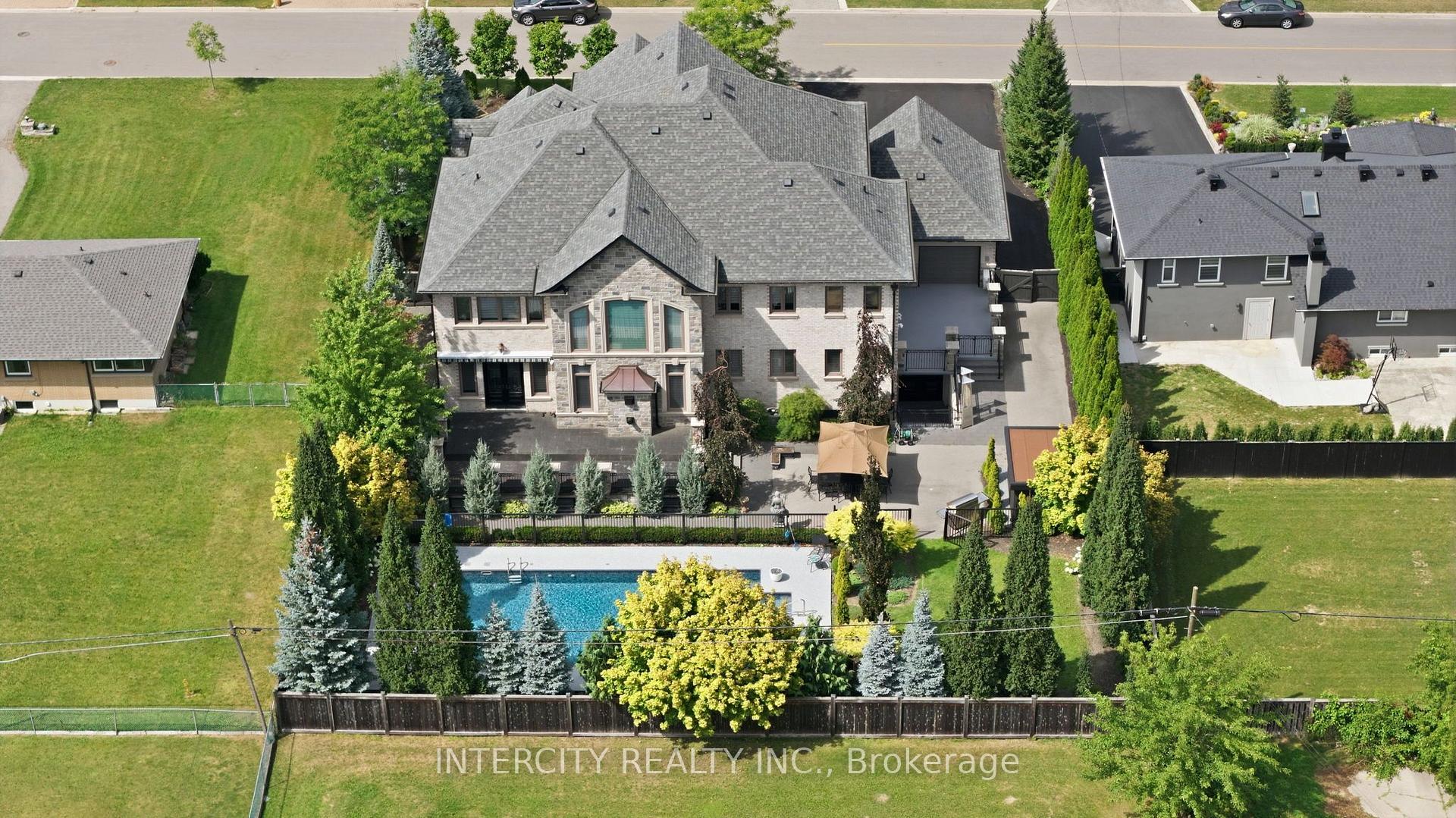 Photo 9 of 27 Rockview Gardens, Vaughan, Concord — HOMEH