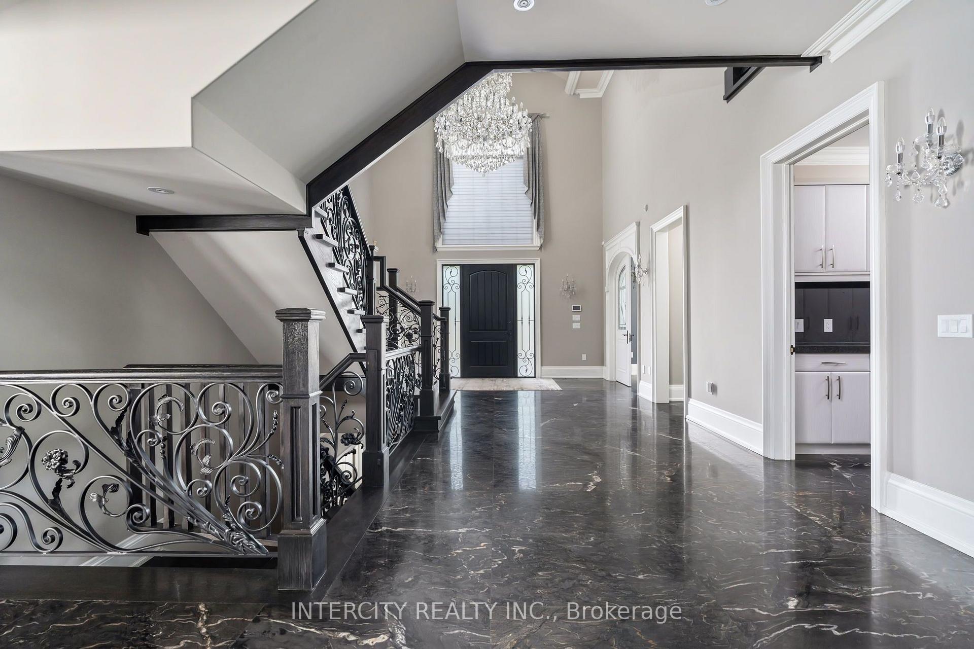 Photo 16 of 27 Rockview Gardens, Vaughan, Concord — HOMEH