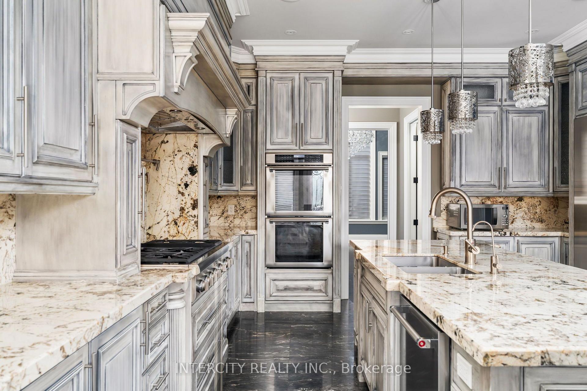 Photo 22 of 27 Rockview Gardens, Vaughan, Concord — HOMEH
