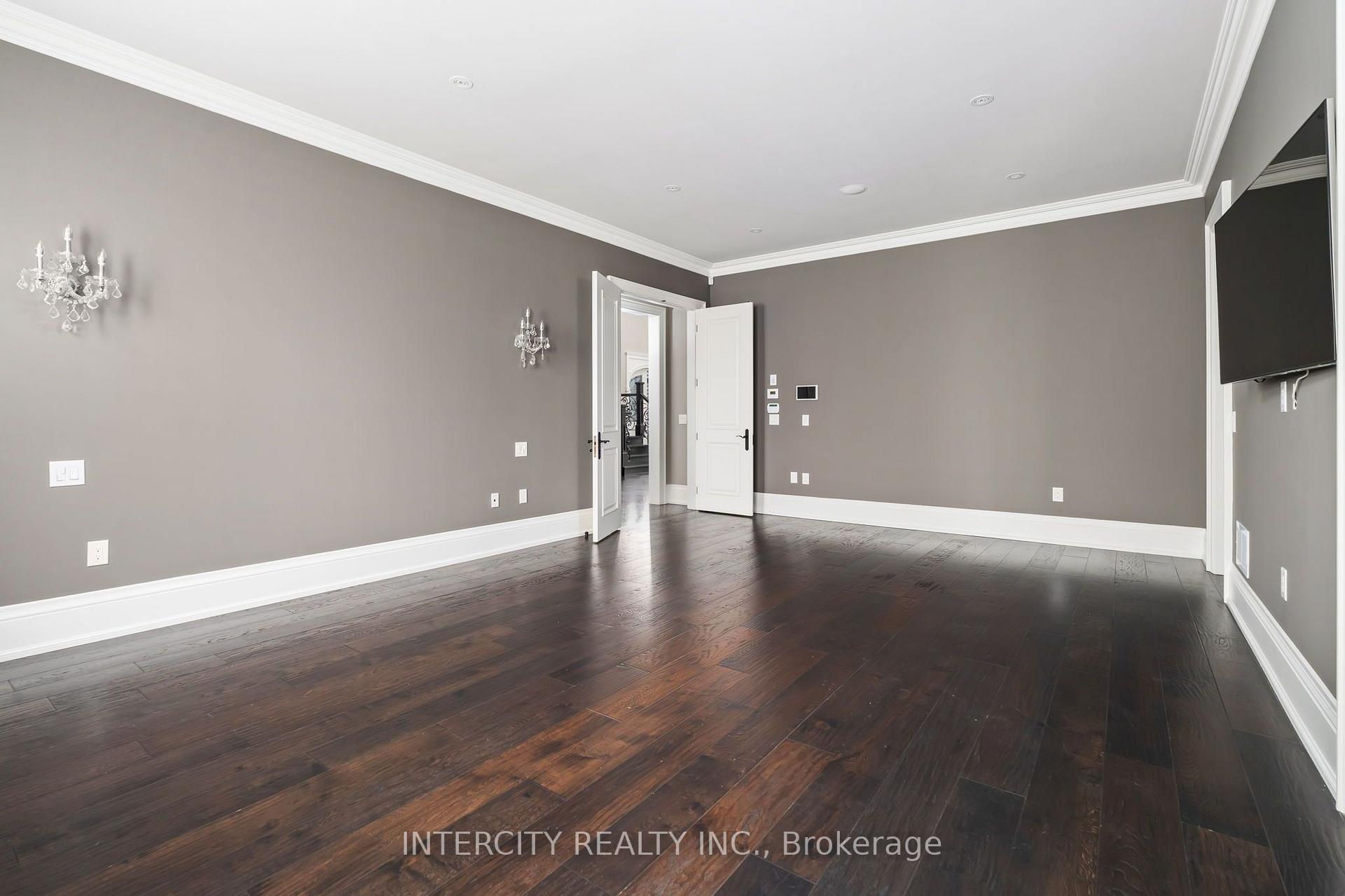 Photo 31 of 27 Rockview Gardens, Vaughan, Concord — HOMEH