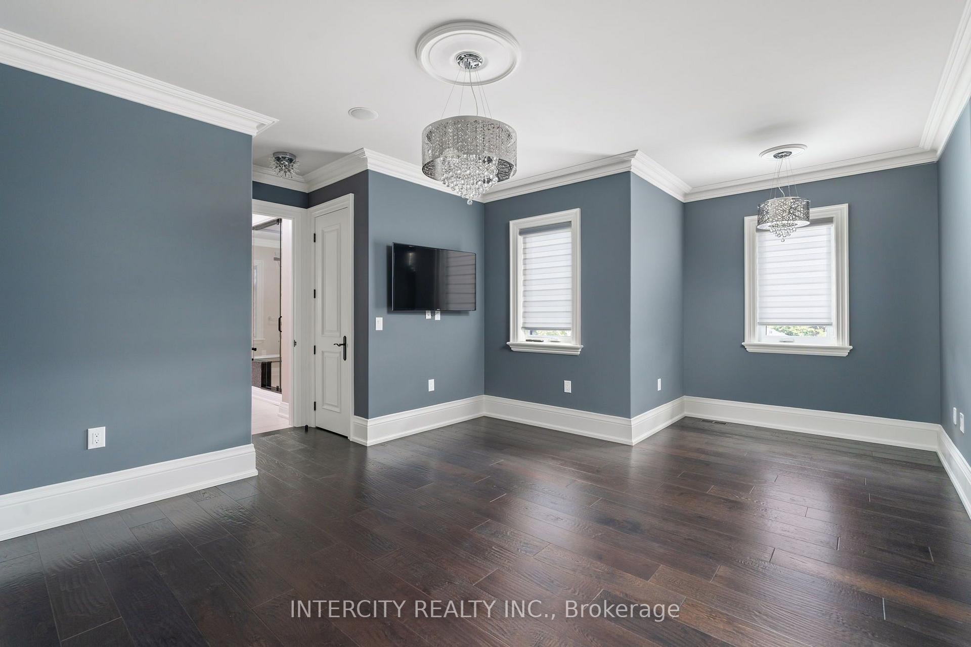 Photo 35 of 27 Rockview Gardens, Vaughan, Concord — HOMEH