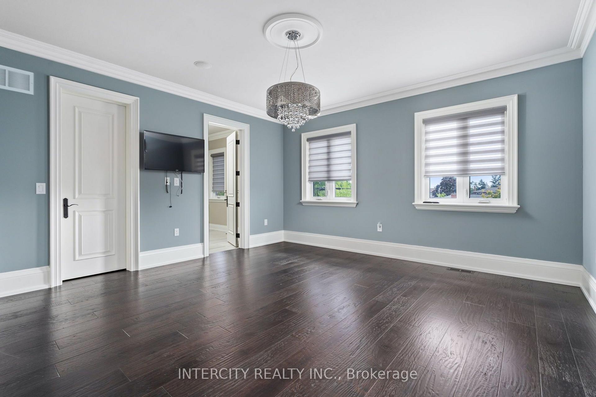 Photo 38 of 27 Rockview Gardens, Vaughan, Concord — HOMEH