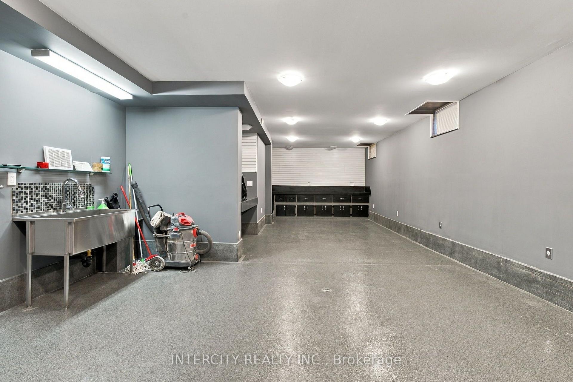 Photo 50 of 27 Rockview Gardens, Vaughan, Concord — HOMEH