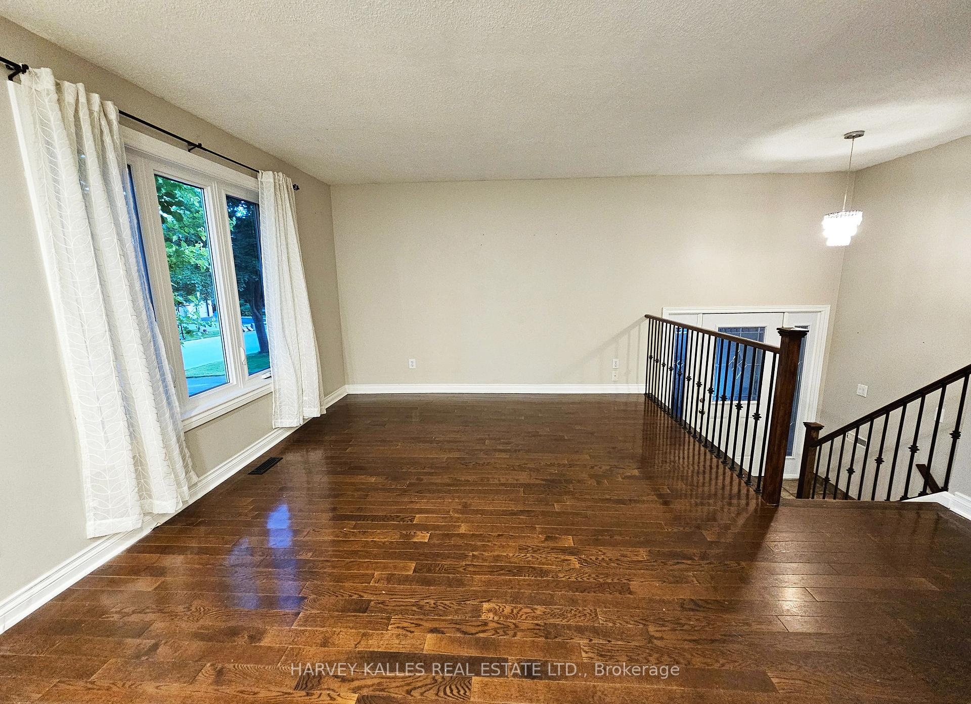 Photo 6 of 8 Pilkington Crescent, Whitby, Pringle Creek — HOMEH