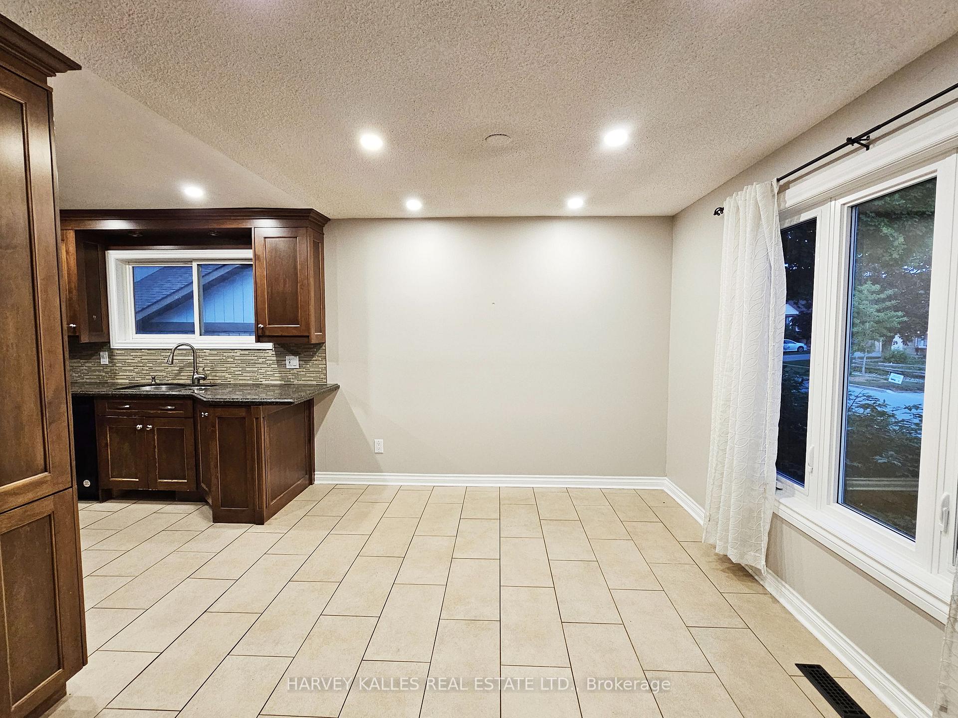 Photo 5 of 8 Pilkington Crescent, Whitby, Pringle Creek — HOMEH