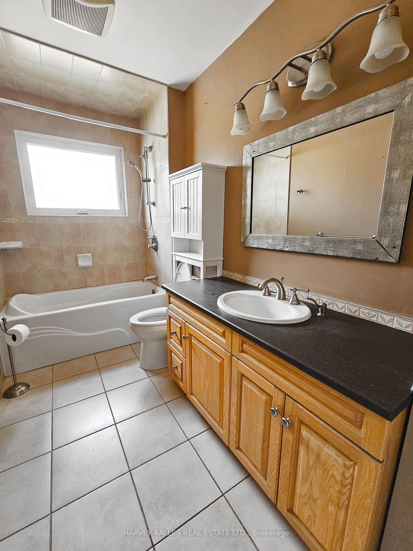 Photo 12 of 8 Pilkington Crescent, Whitby, Pringle Creek — HOMEH