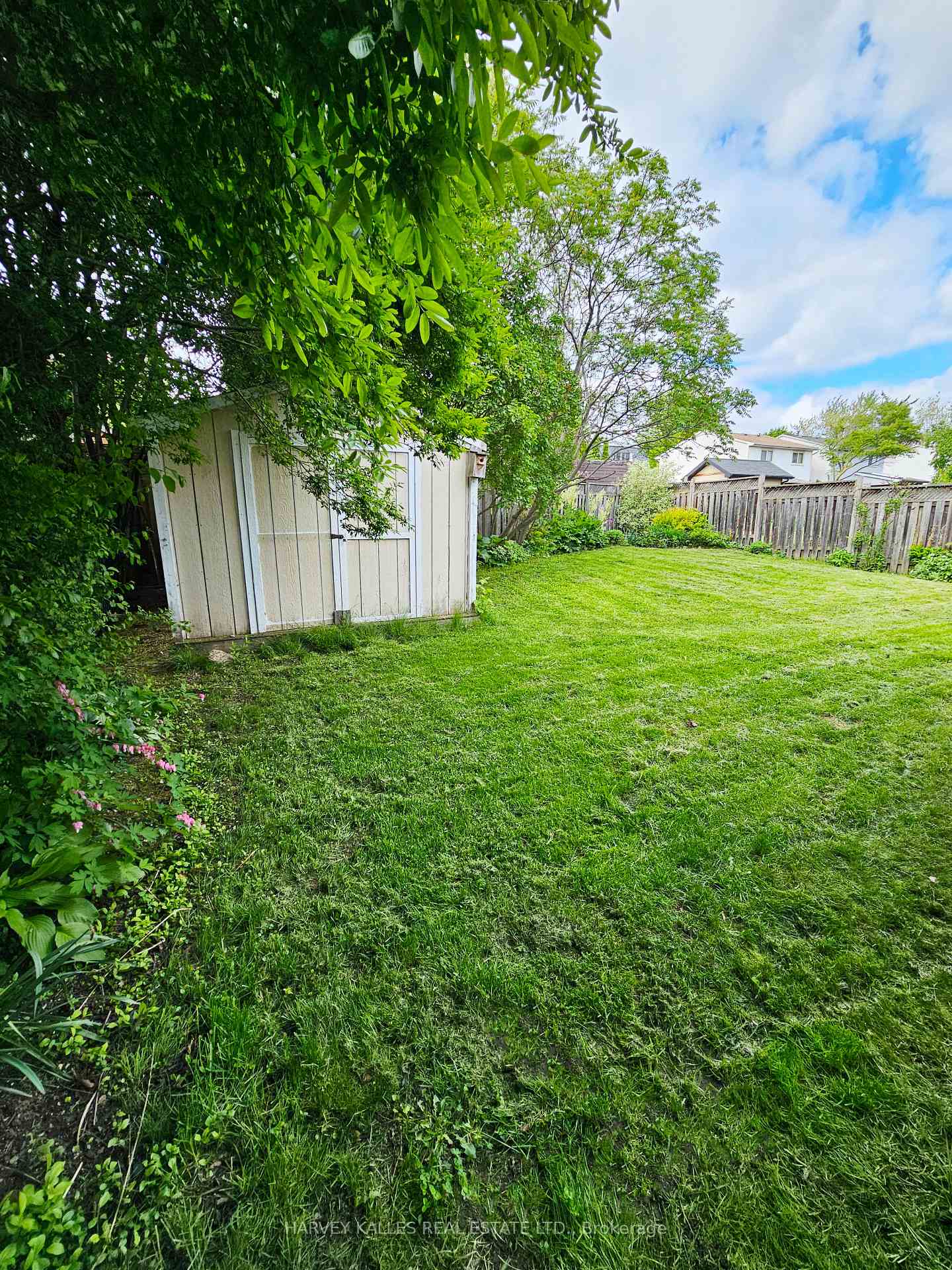 Photo 16 of 8 Pilkington Crescent, Whitby, Pringle Creek — HOMEH
