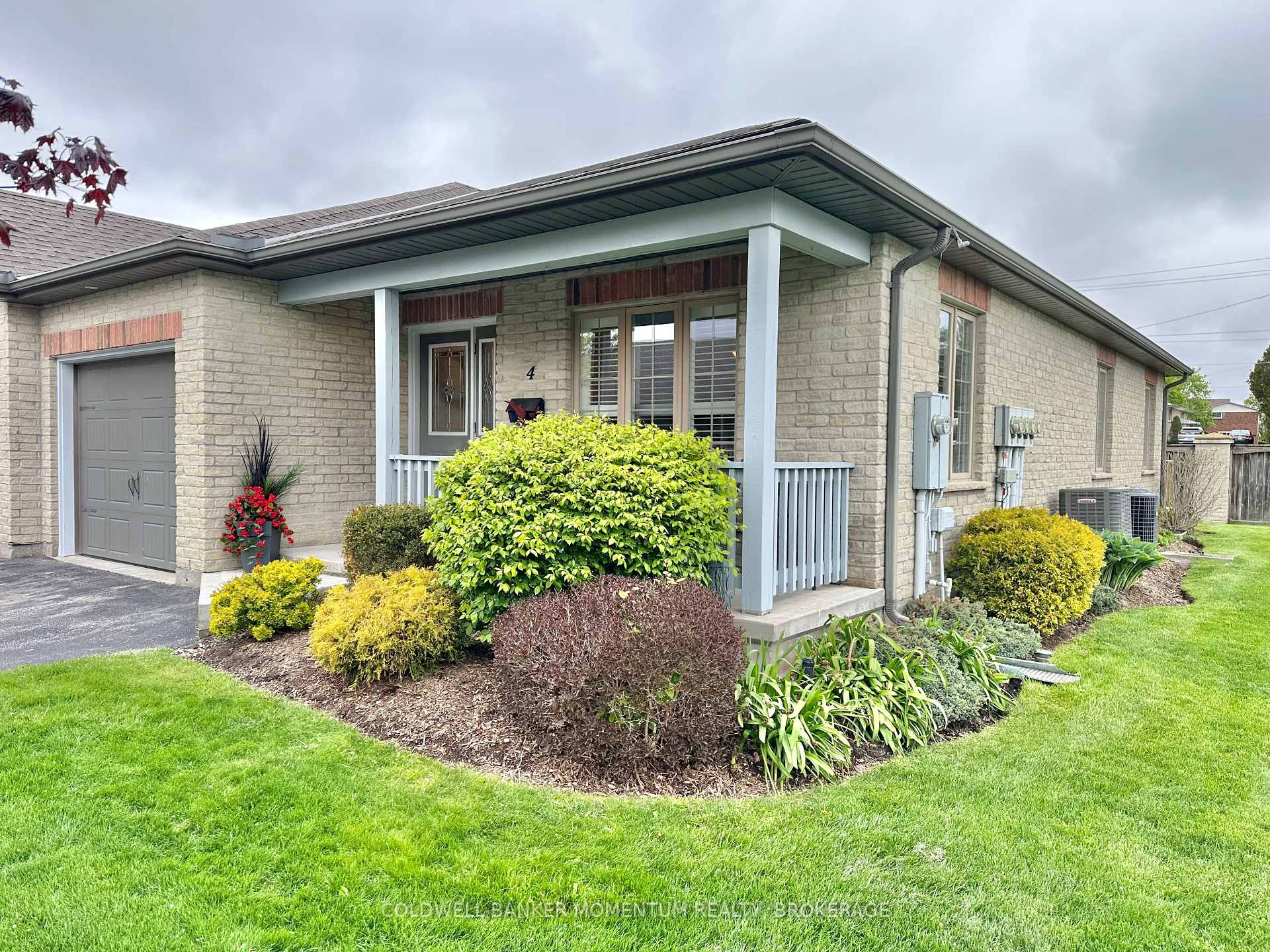 Photo 2 of Unit 4, 409 Queen Street, Norfolk, Simcoe — HOMEH