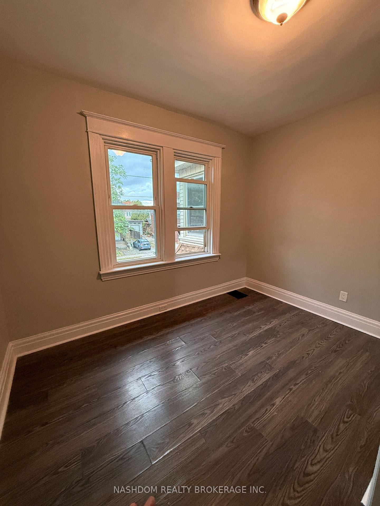 Photo 8 of Unit 2, 21 Gage Avenue S, Hamilton, Crown Point — HOMEH