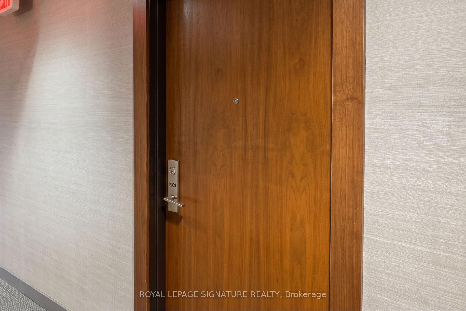 Photo 3 of Unit 1909, 8 Mercer Street, Toronto, Waterfront Communities — HOMEH