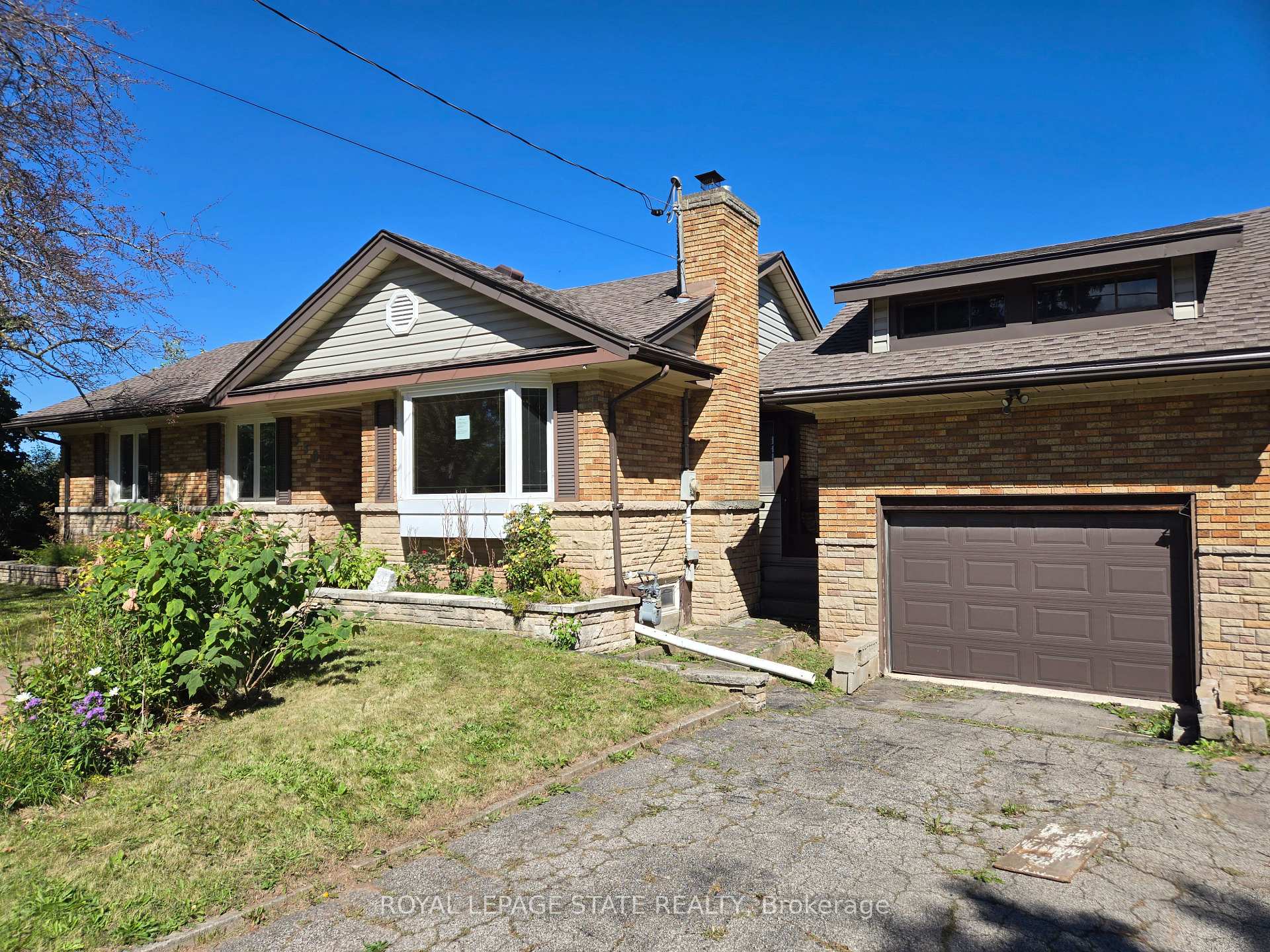 Photo 2 of 538 Main Street W, Grimsby, Grimsby West — HOMEH