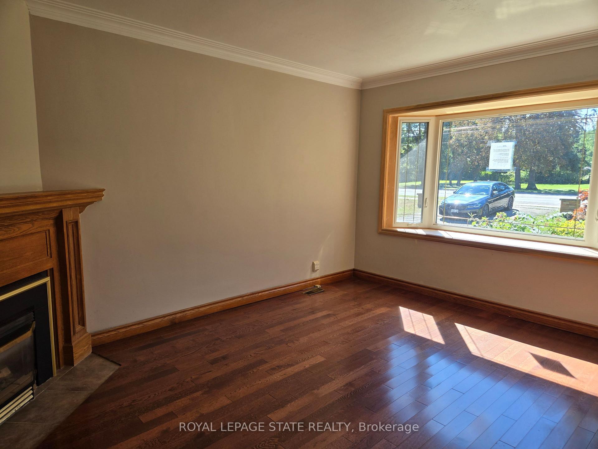 Photo 5 of 538 Main Street W, Grimsby, Grimsby West — HOMEH
