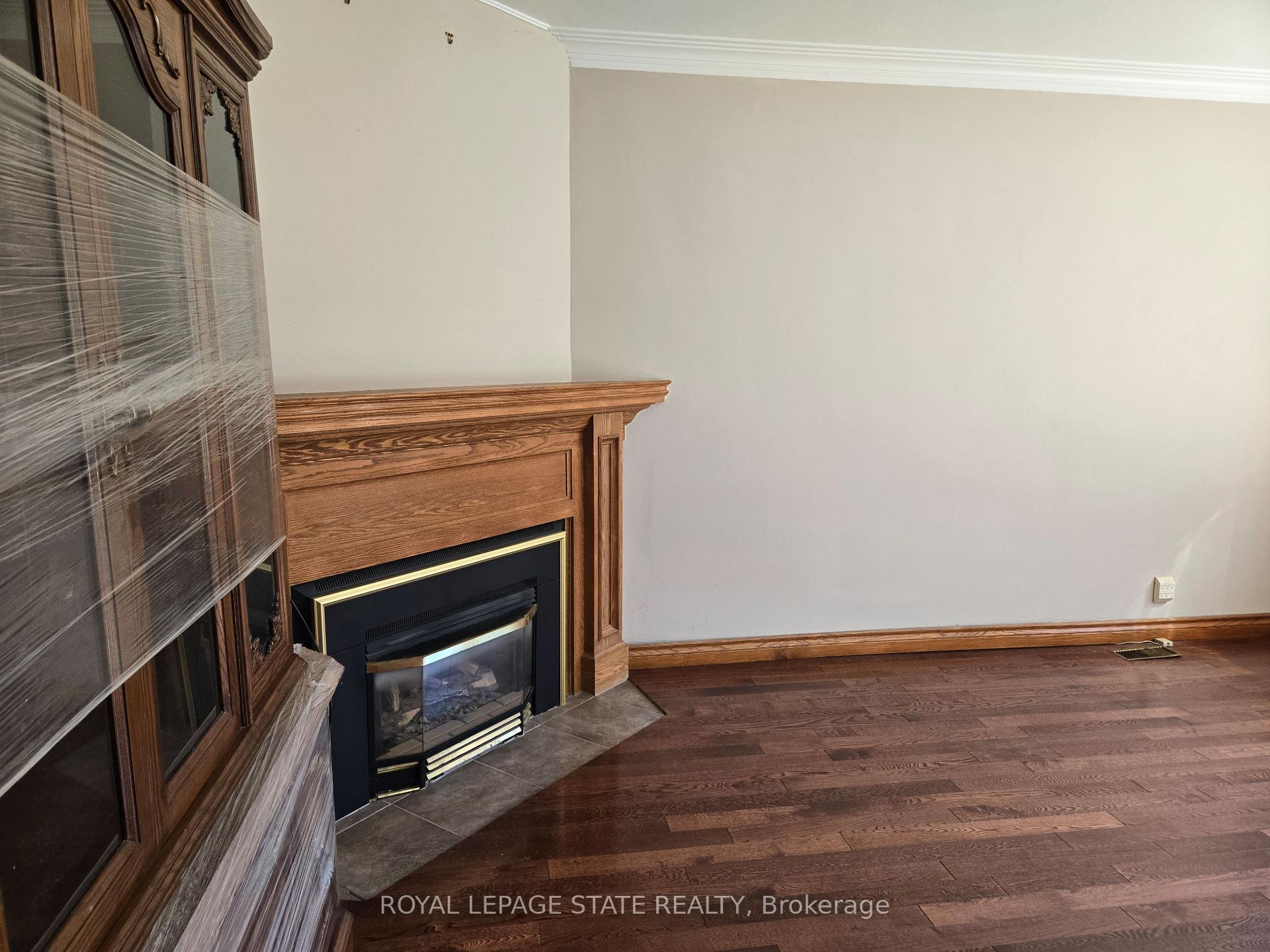 Photo 6 of 538 Main Street W, Grimsby, Grimsby West — HOMEH