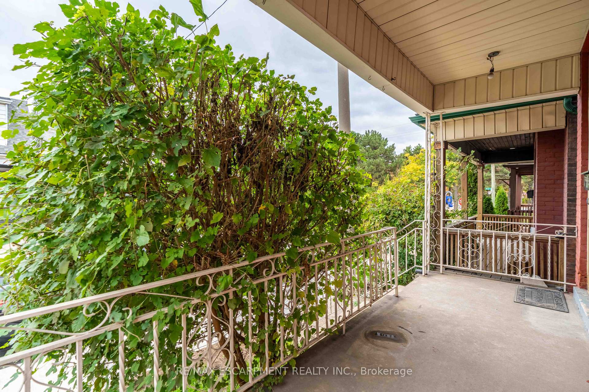 Photo 4 of 58 St. Matthews Avenue, Hamilton, Beasley — HOMEH