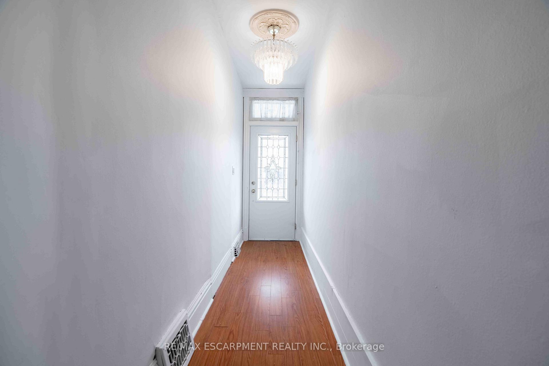Photo 6 of 58 St. Matthews Avenue, Hamilton, Beasley — HOMEH