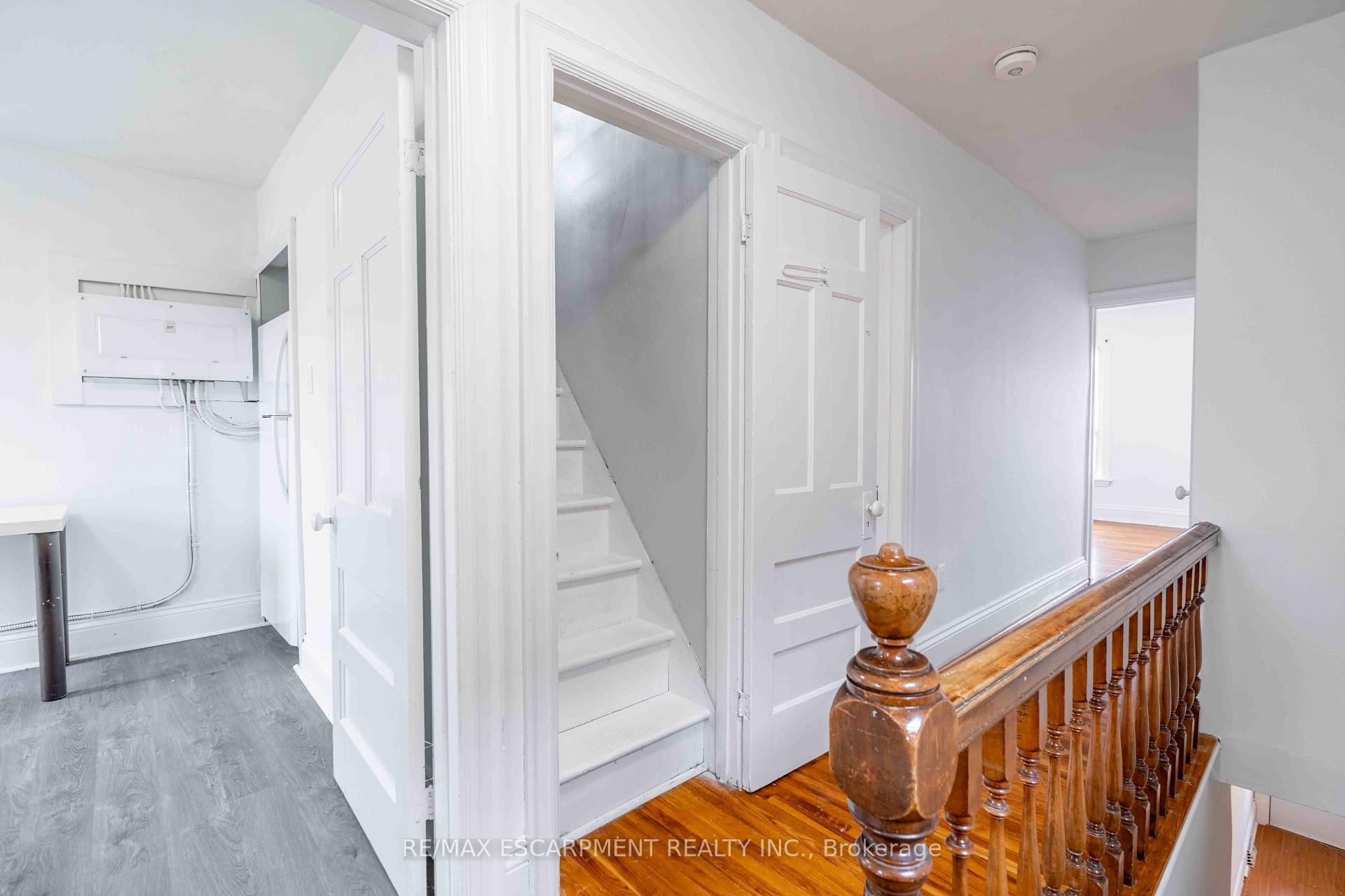 Photo 7 of 58 St. Matthews Avenue, Hamilton, Beasley — HOMEH