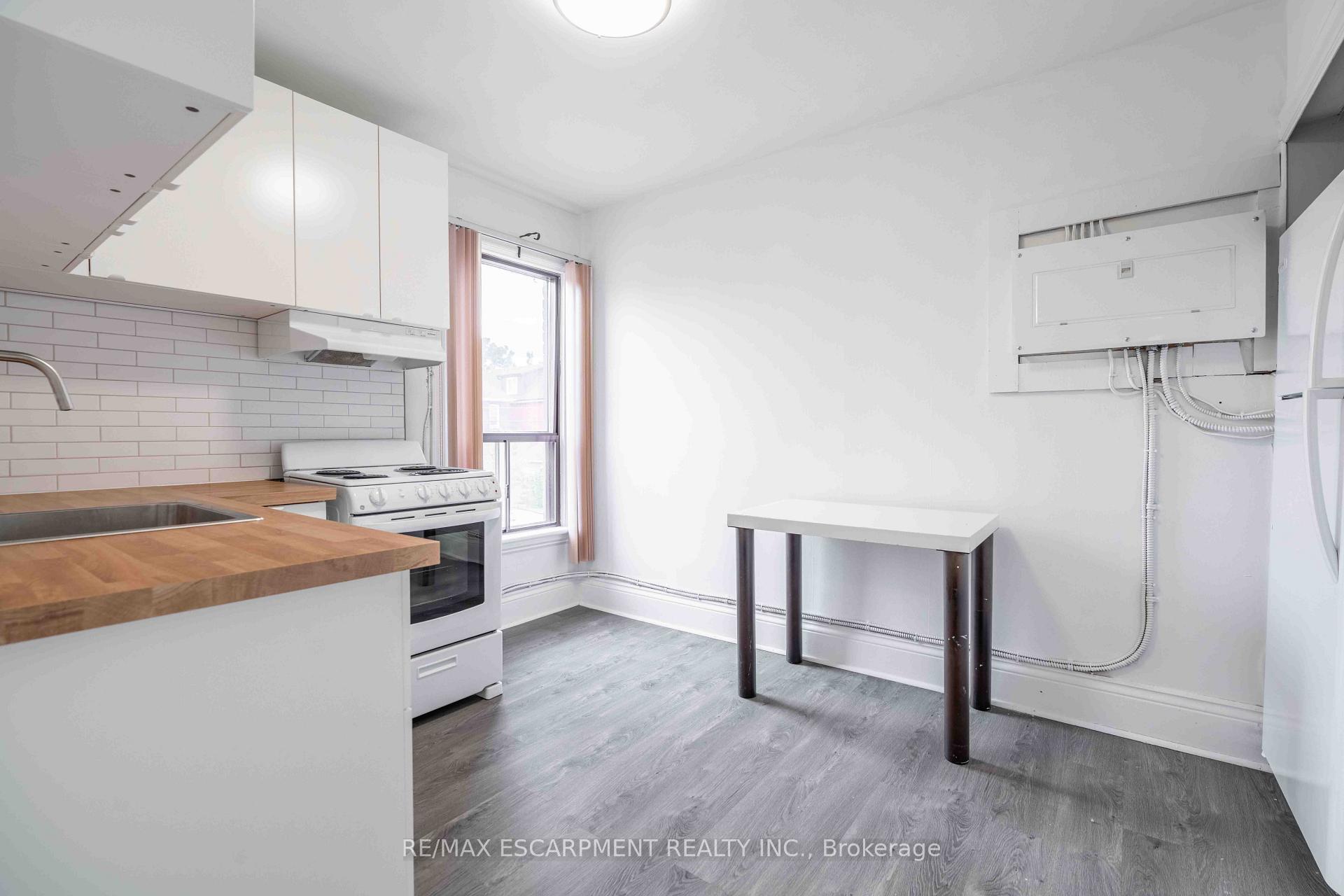 Photo 8 of 58 St. Matthews Avenue, Hamilton, Beasley — HOMEH