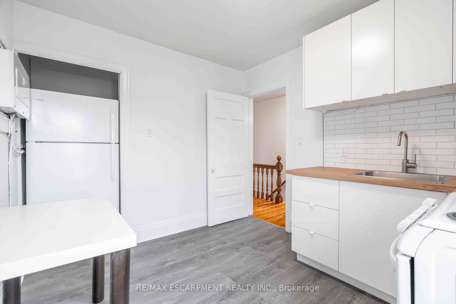 Photo 11 of 58 St. Matthews Avenue, Hamilton, Beasley — HOMEH