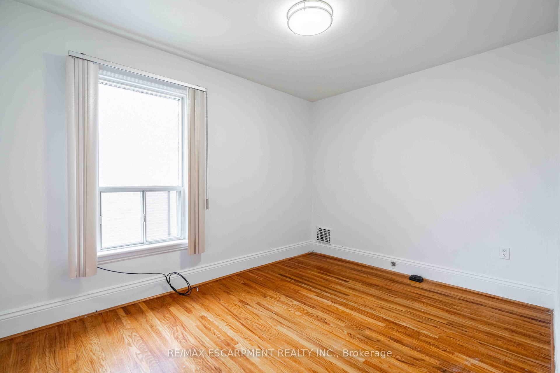 Photo 12 of 58 St. Matthews Avenue, Hamilton, Beasley — HOMEH