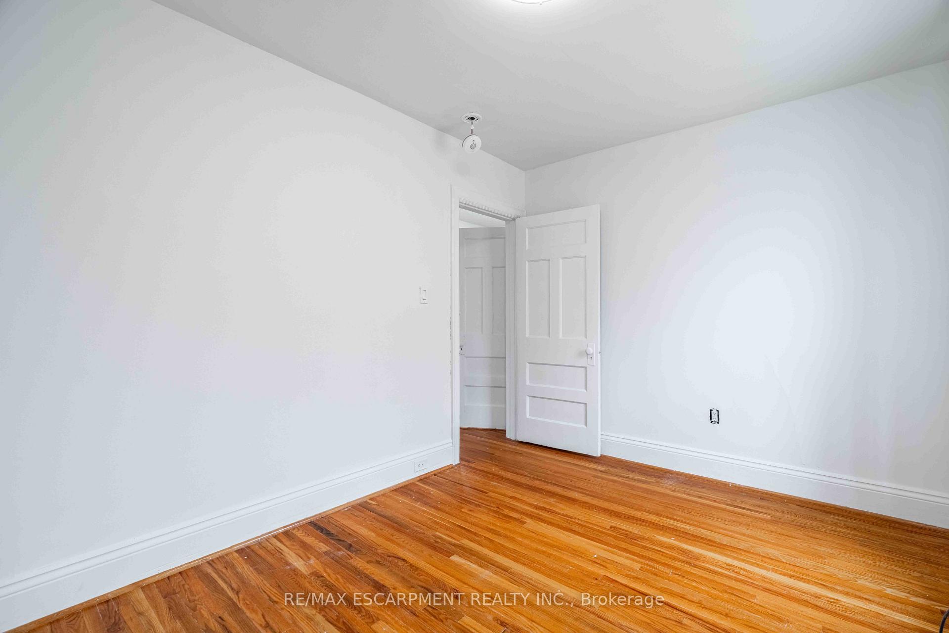Photo 13 of 58 St. Matthews Avenue, Hamilton, Beasley — HOMEH