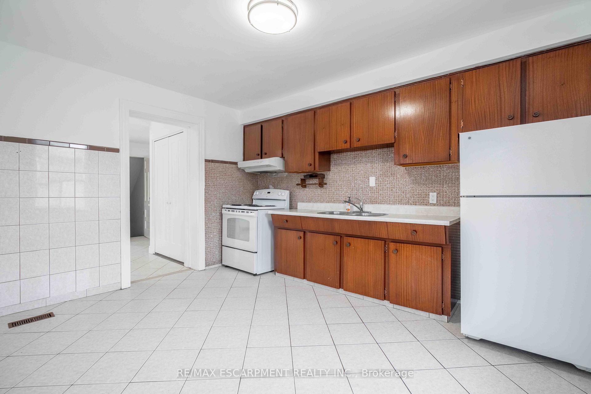 Photo 23 of 58 St. Matthews Avenue, Hamilton, Beasley — HOMEH