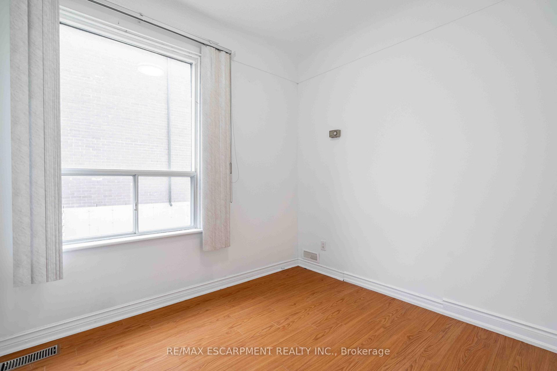 Photo 31 of 58 St. Matthews Avenue, Hamilton, Beasley — HOMEH