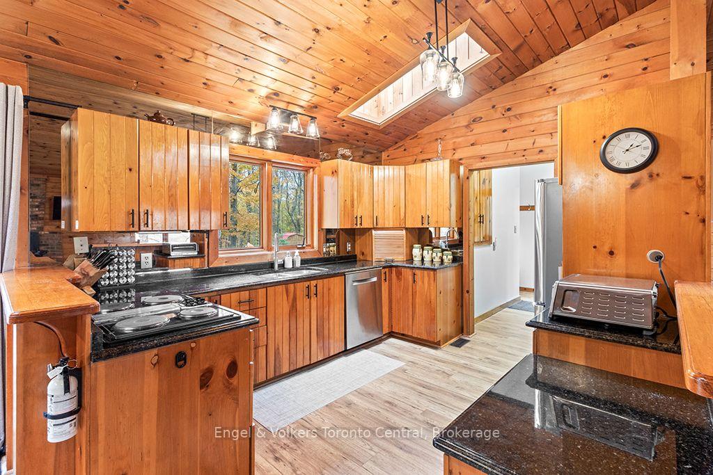 Photo 11 of 569263 Sideroad 6 Road, Blue Mountains — HOMEH