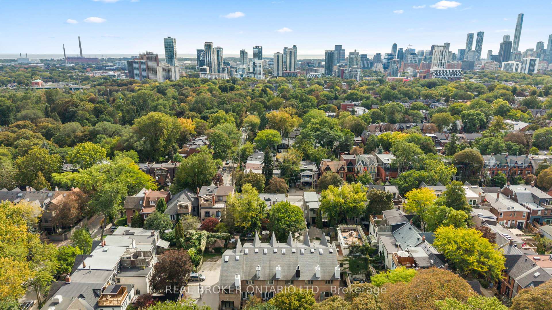 Photo 8 of 12 St. James Court, Toronto, Cabbagetown-South St. James Town — HOMEH