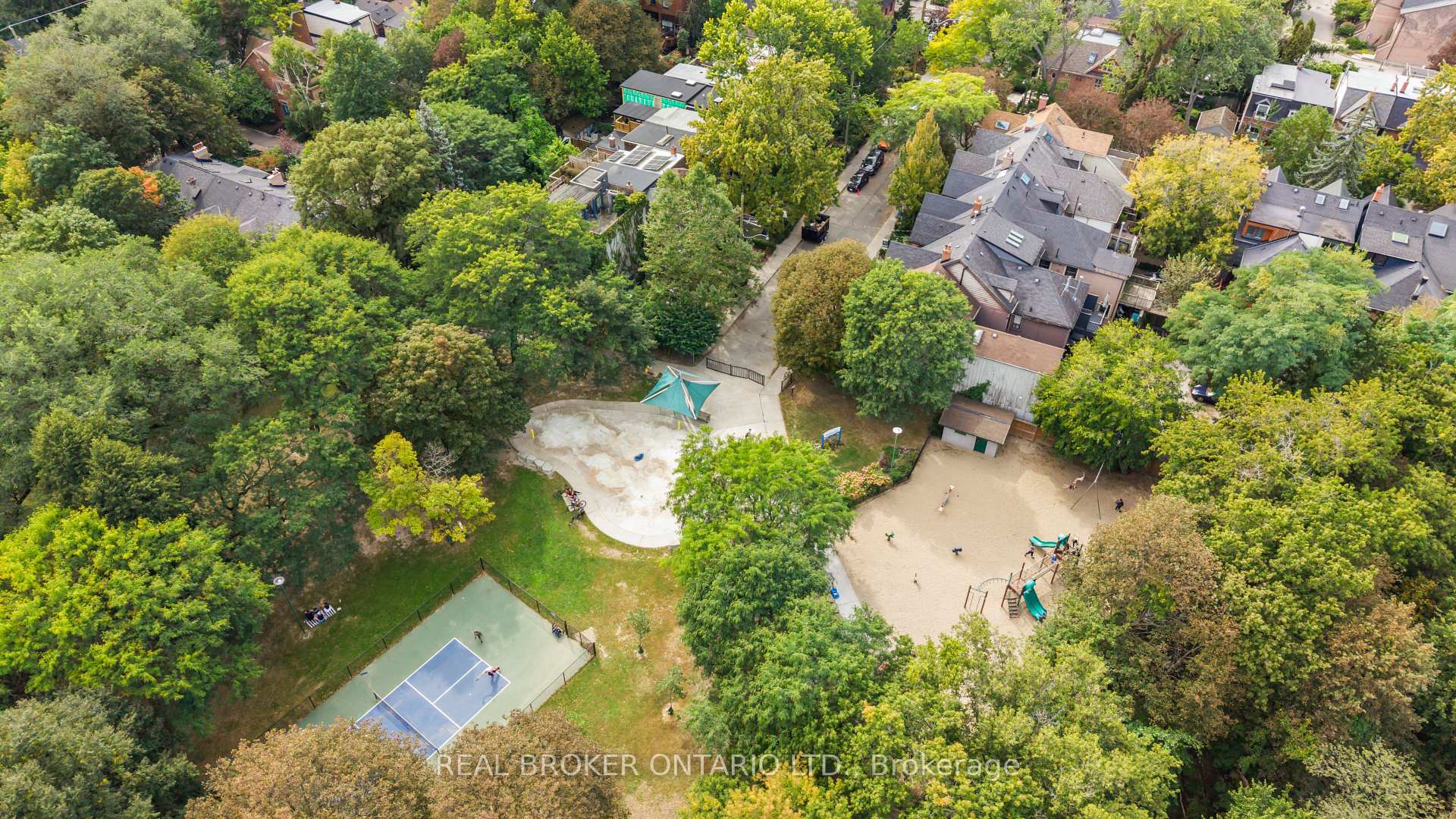 Photo 10 of 12 St. James Court, Toronto, Cabbagetown-South St. James Town — HOMEH