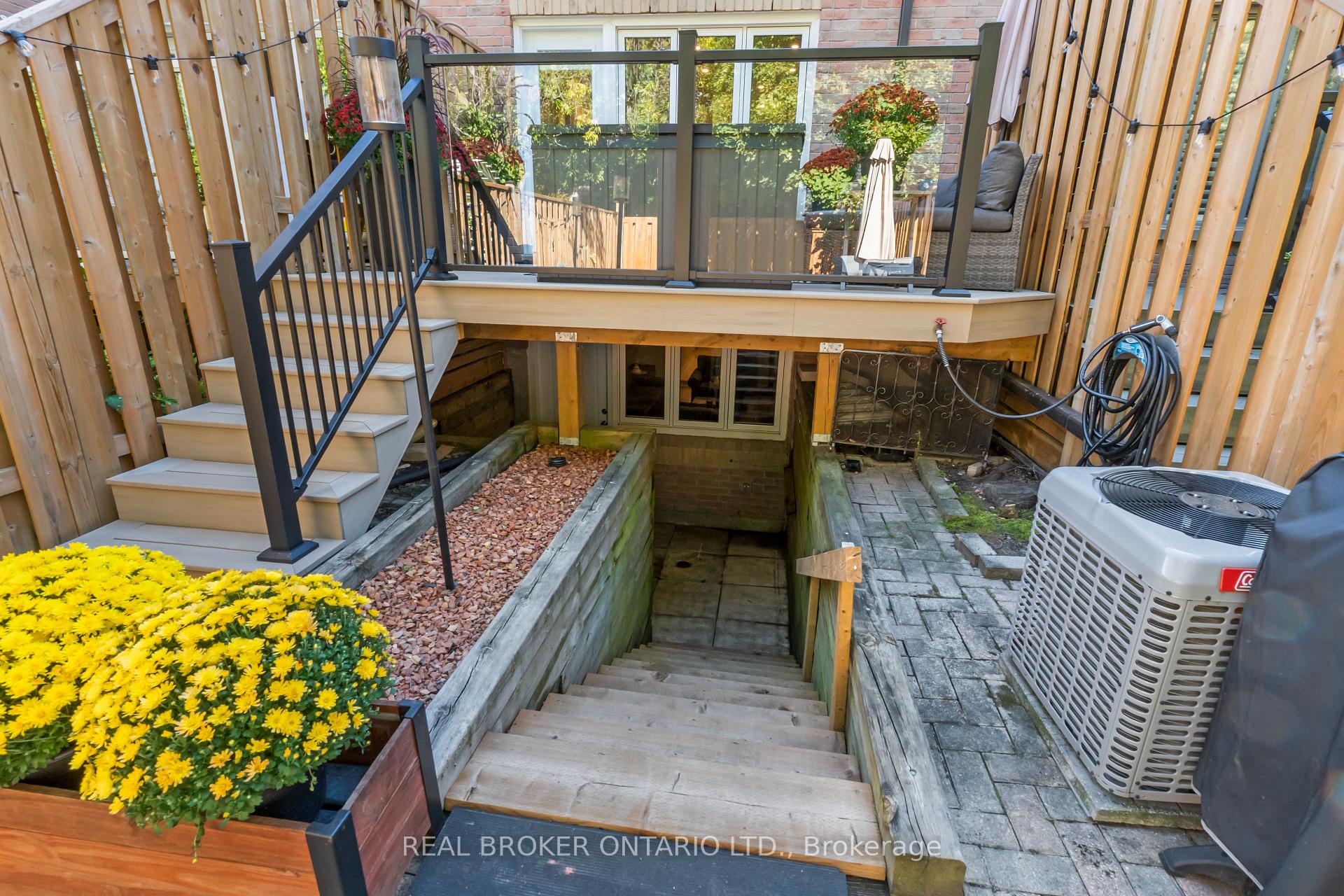 Photo 16 of 12 St. James Court, Toronto, Cabbagetown-South St. James Town — HOMEH