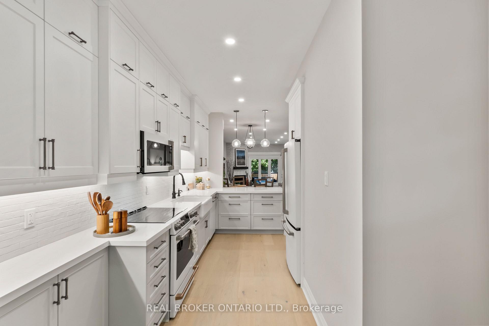 Photo 20 of 12 St. James Court, Toronto, Cabbagetown-South St. James Town — HOMEH