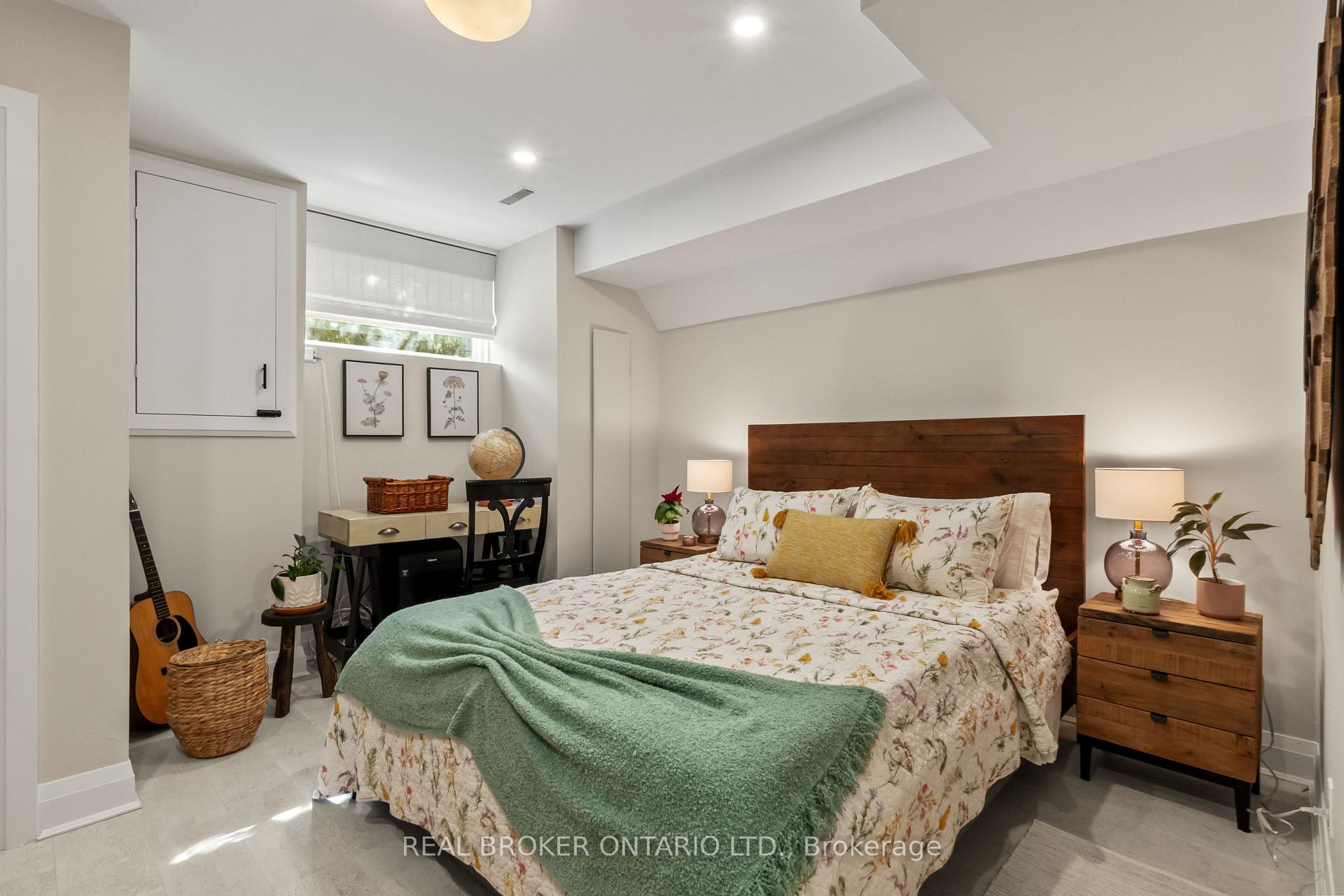 Photo 41 of 12 St. James Court, Toronto, Cabbagetown-South St. James Town — HOMEH